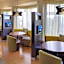 Courtyard by Marriott Indianapolis Airport