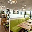 Super 8 by Wyndham Munich City North
