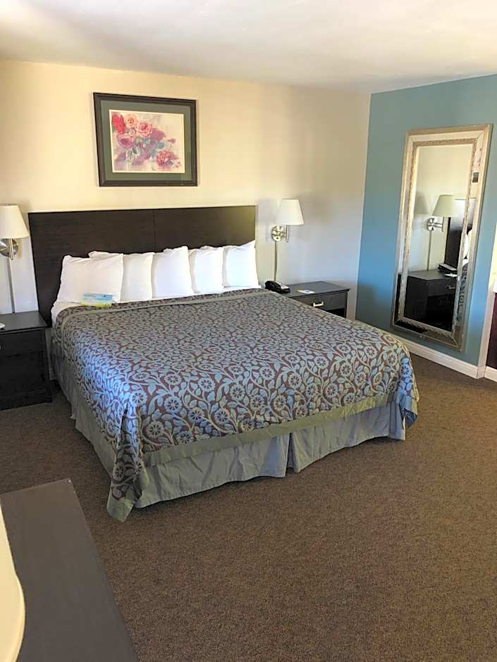 Days Inn by Wyndham Camarillo - Ventura