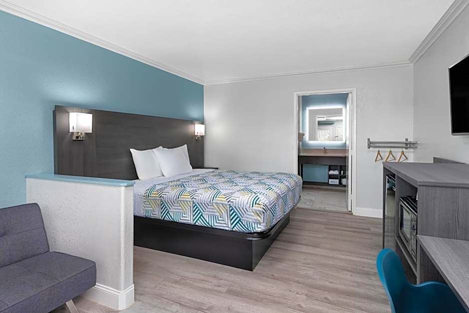 Red Lion Inn & Suites Lemoore