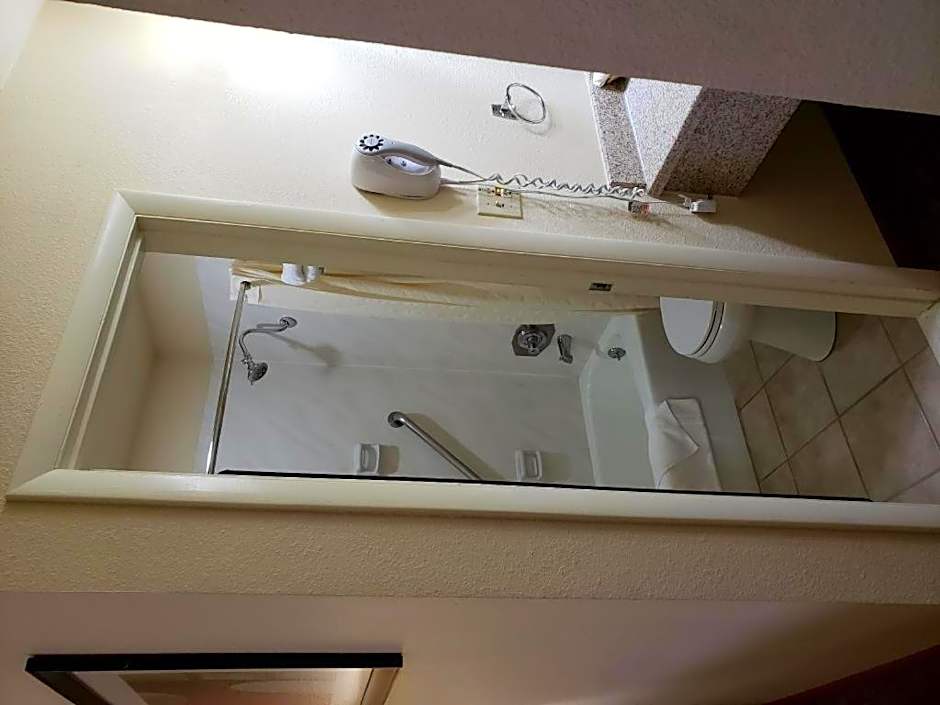 Airport Inn