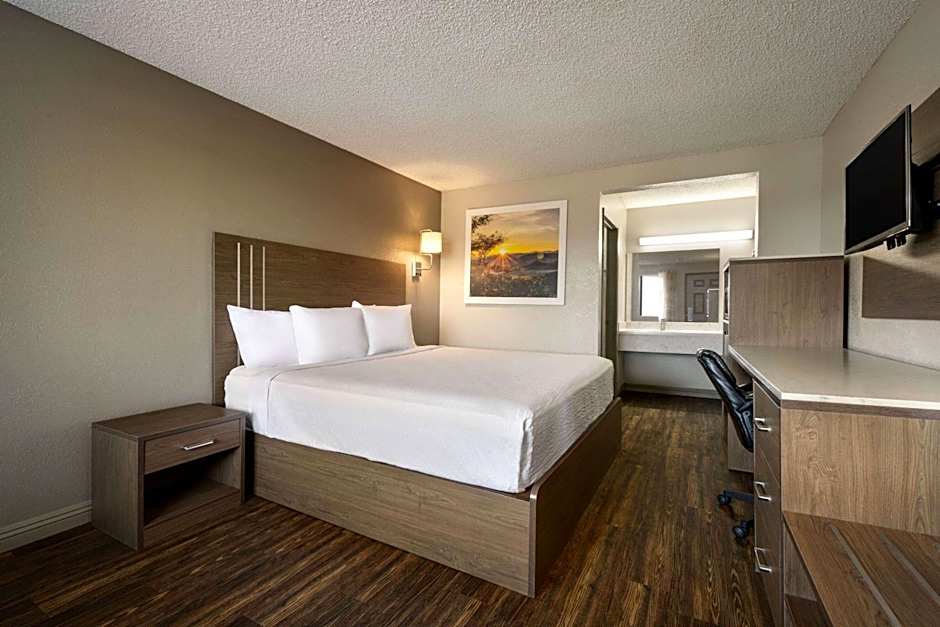 Days Inn by Wyndham Fresno South