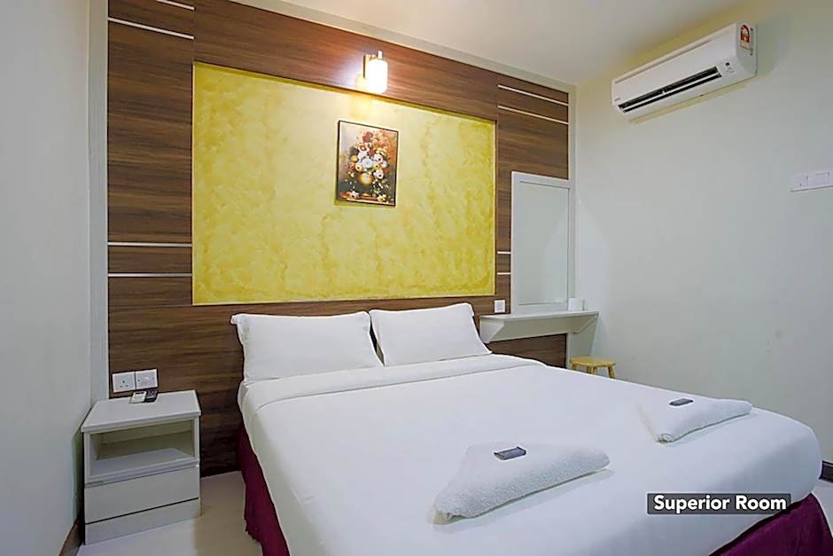 Golden Night Hotel