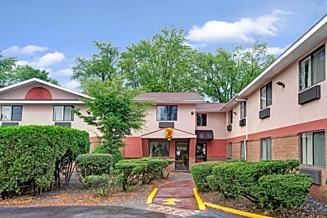 Super 8 by Wyndham Brattleboro