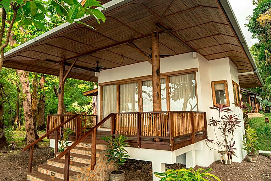 Photo 1 of 11 of Villa, Beachfront