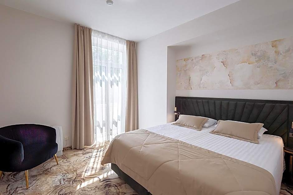 Photo 1 of 8 of Superior Apartment