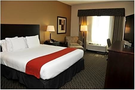 Holiday Inn Express & Suites Clinton