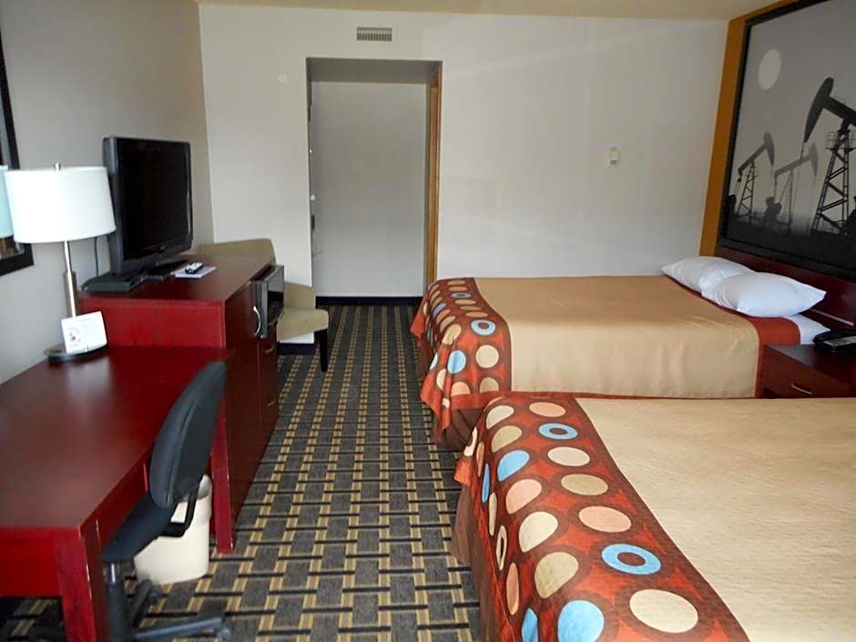 Super 8 by Wyndham Fox Creek