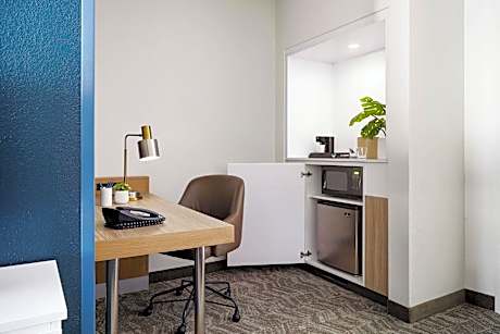 Studio, Multiple Beds (Hearing Accessible) (2 Queen Beds and 1 Double Sofa Bed)