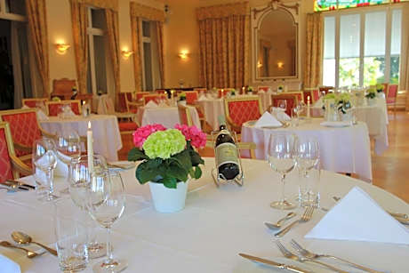 Special Offer - Double or Twin Room with One Dinner for Two People and Visit to Chillon Castle