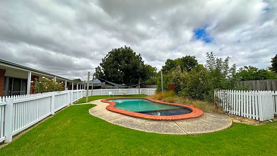 Rose Garden Motel