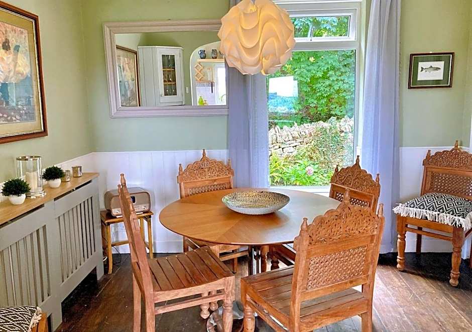 Burleigh Court Hotel