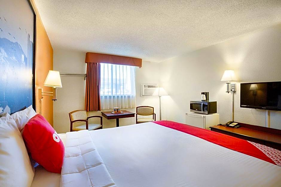 OYO Hotel Castle Rock CO Downtown
