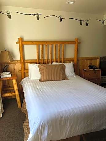 Deluxe Queen Suite - Accessible