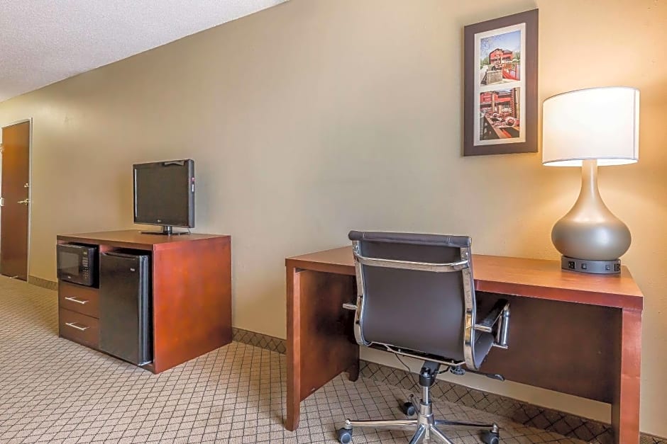 Comfort Inn & Suites South Bend