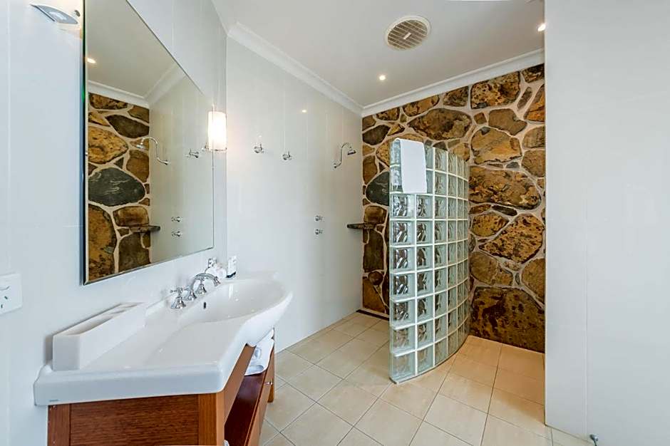 Clarendon Forest Retreat