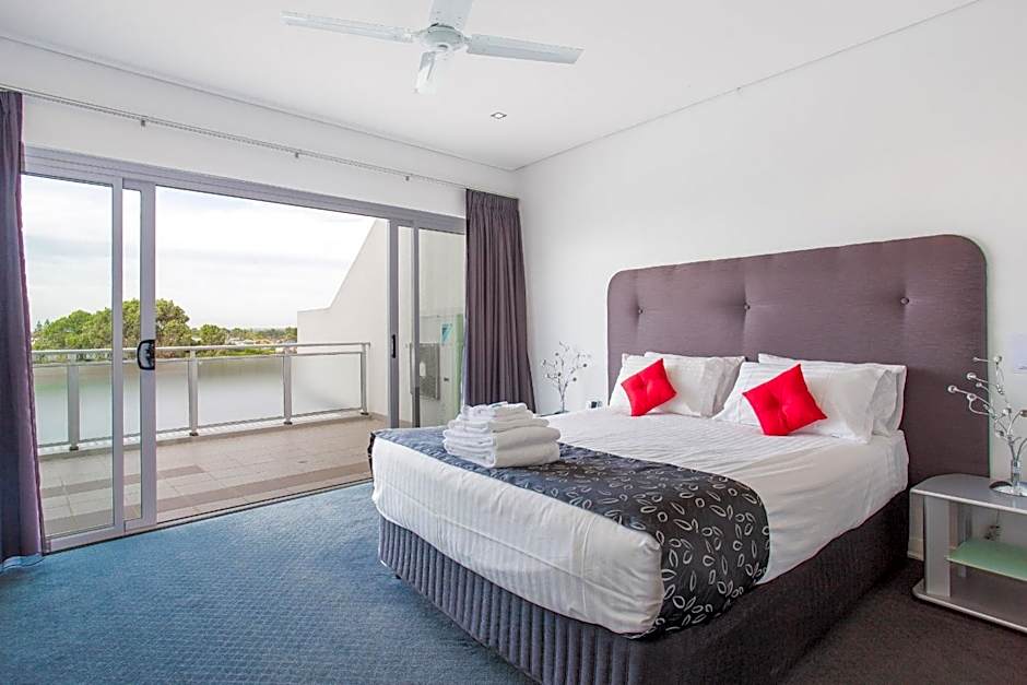 Spinnakers by Rockingham Apartments