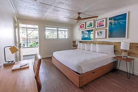 Room, 1 King Bed, Poolside