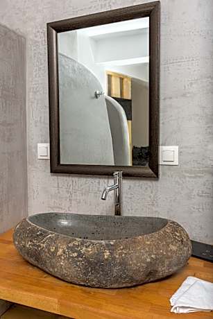 Comfort Double / Twin Room with Side Sea view