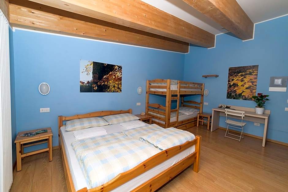 Hostel L'Ost - Ostello di Grumes