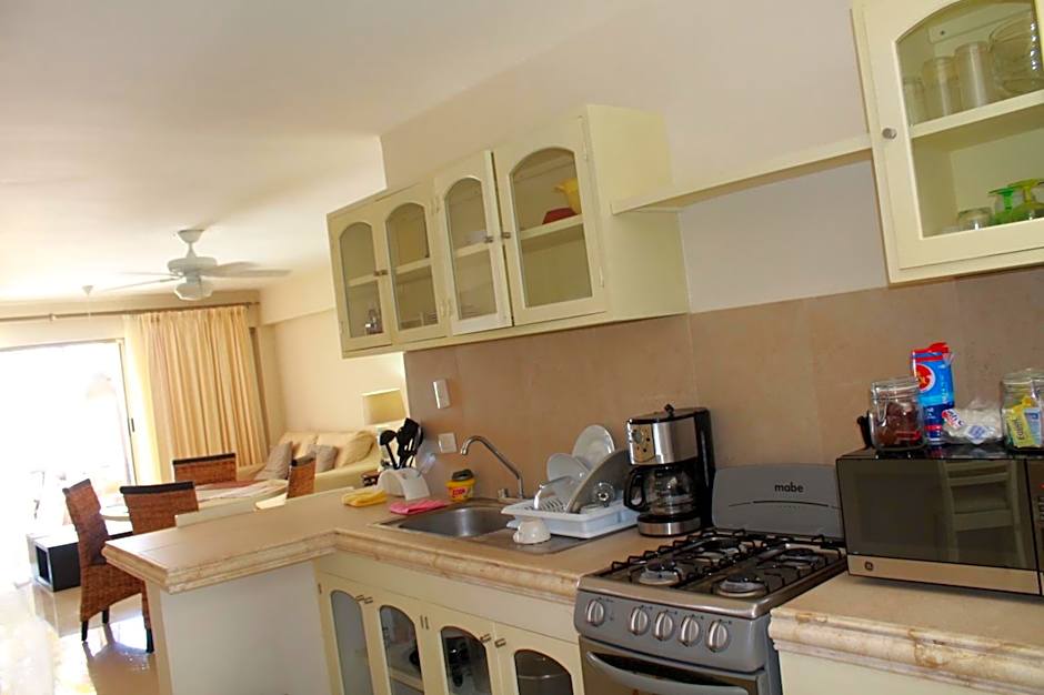 Hotel Playa La Media Luna