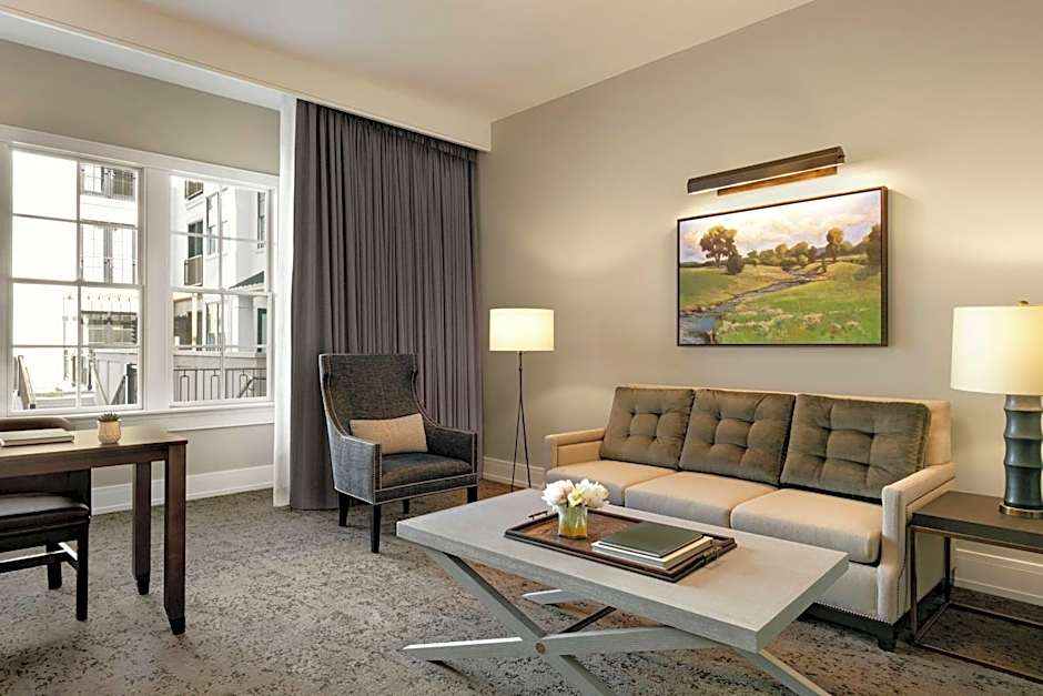 The Harpeth Downtown Franklin, Curio Collection by Hilton