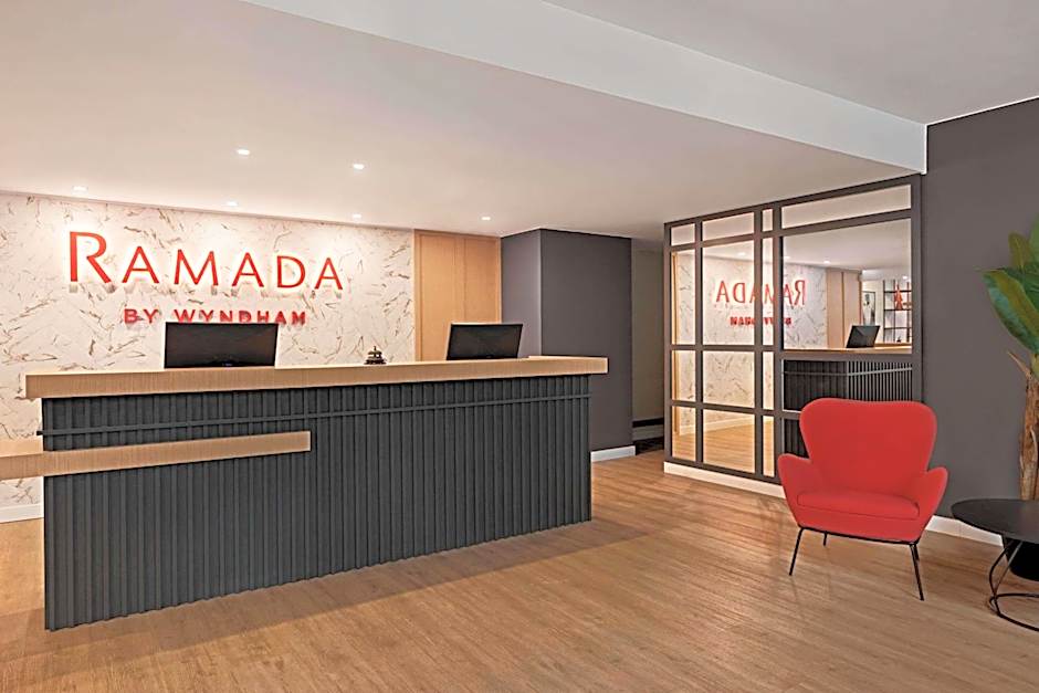 Ramada by Wyndham Valencia Almussafes