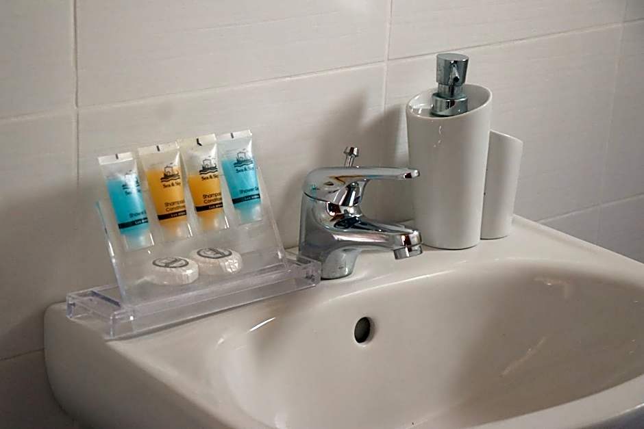 Grace Hotel & Studios