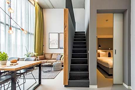 Large 1 Bedroom Apartment - Accessible, Duplex