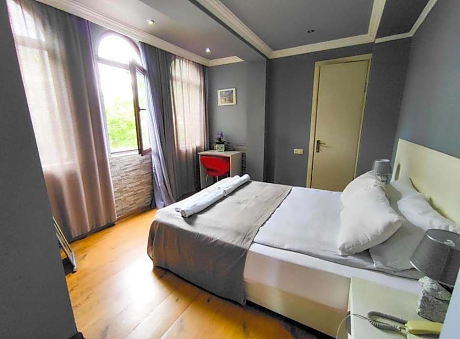 Aparthotel Old City