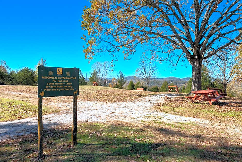 Comfort Inn & Suites Branson Meadows