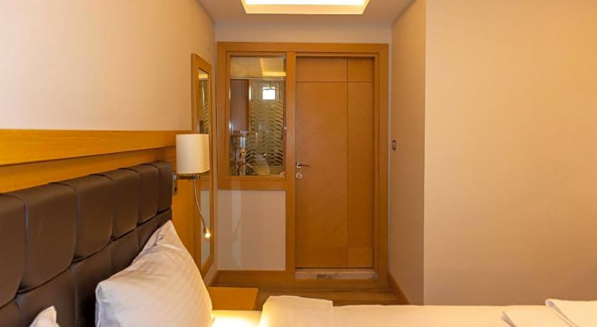 LOTUS PARK HOTEL