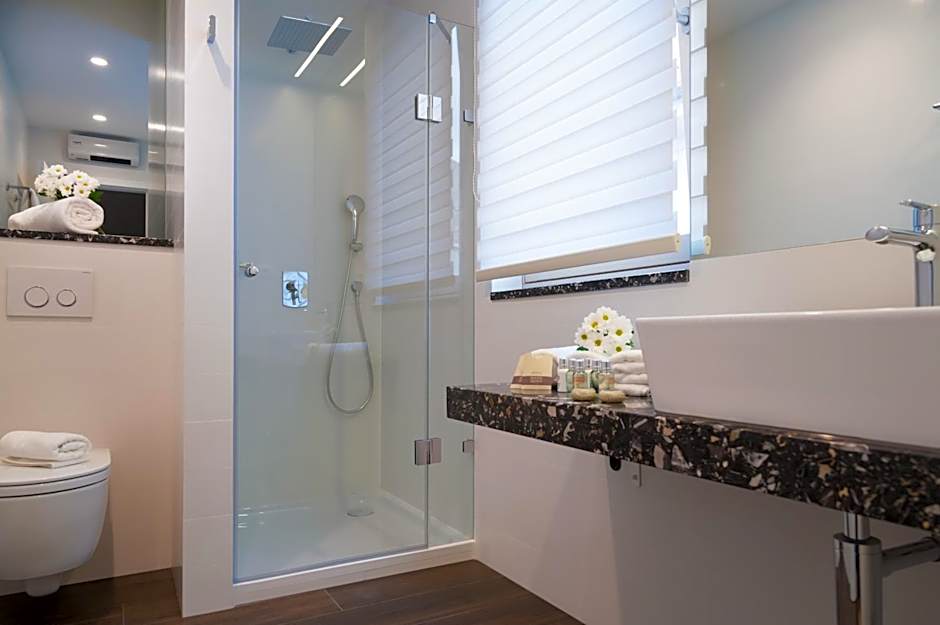 Residence by Vestibul Palace