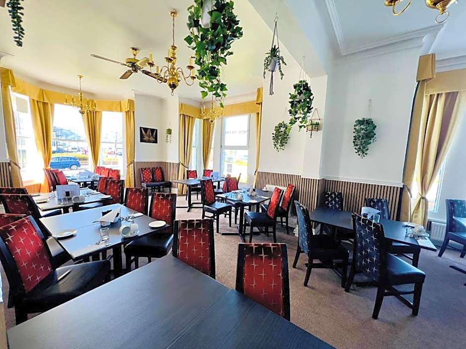 Four Oaks Hotel