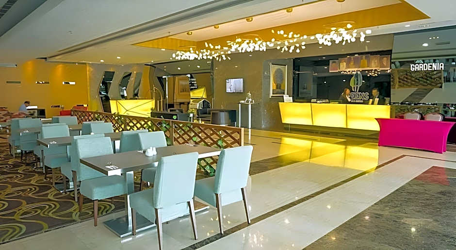 Greens Hotel & Suites