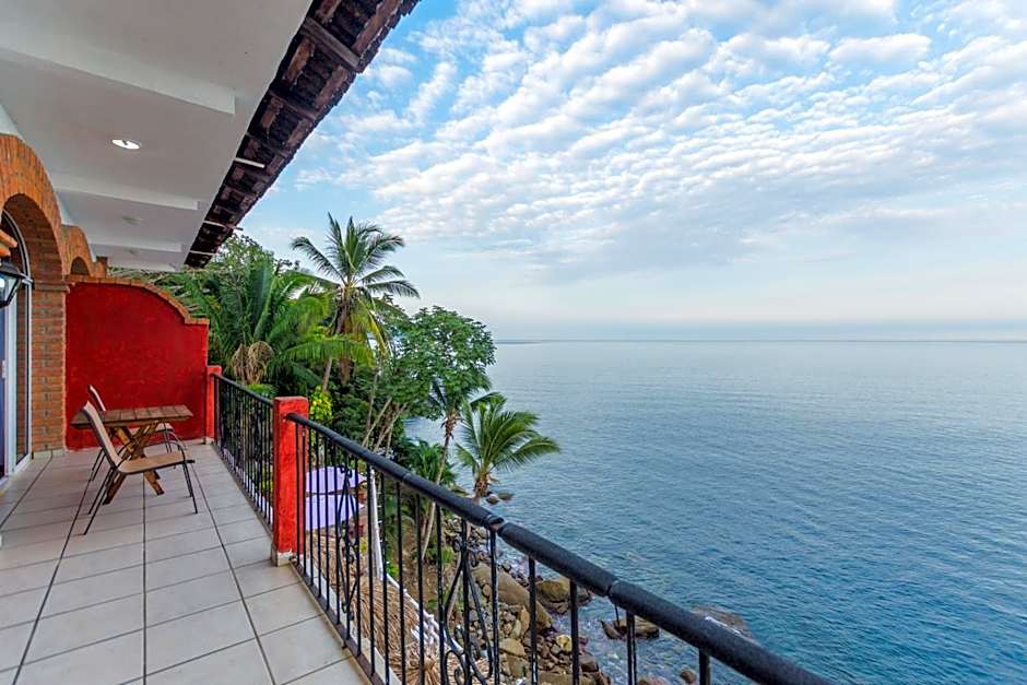 Traditional Sierra Leon Oceanfront Rooms - Adults Only