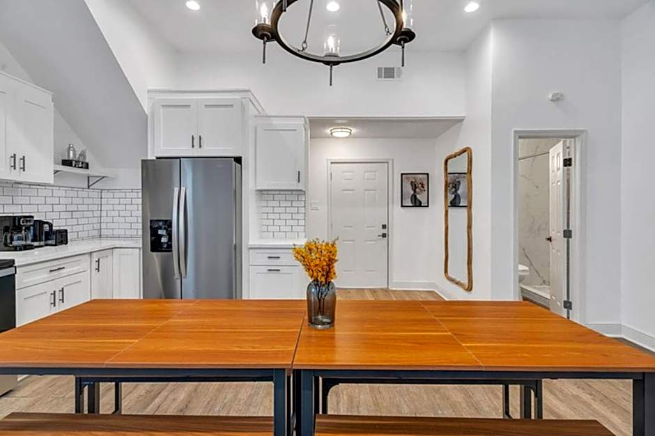 Mid-city Muse W Pool -spacious 5br Minutes To Fq