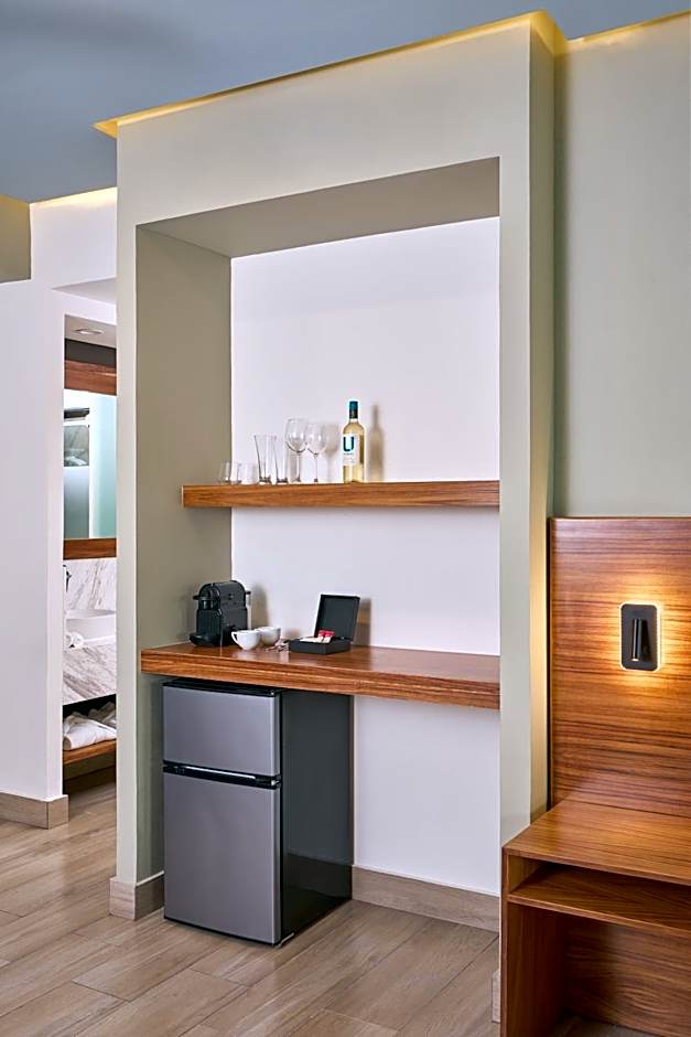 Cristalino Lagoon Front Hotel, Restaurant & Spa