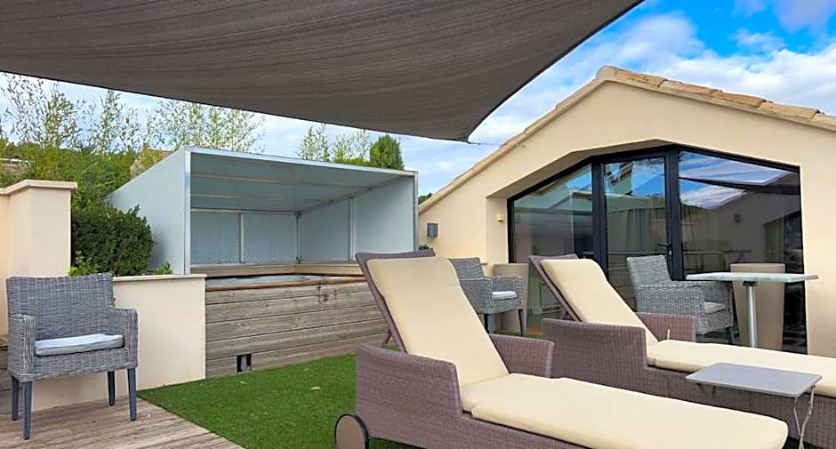 Boutique Hôtel La Villa Montesquieu & sa piscine