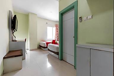 RedDoorz Plus @ Hertasning Area Makassar