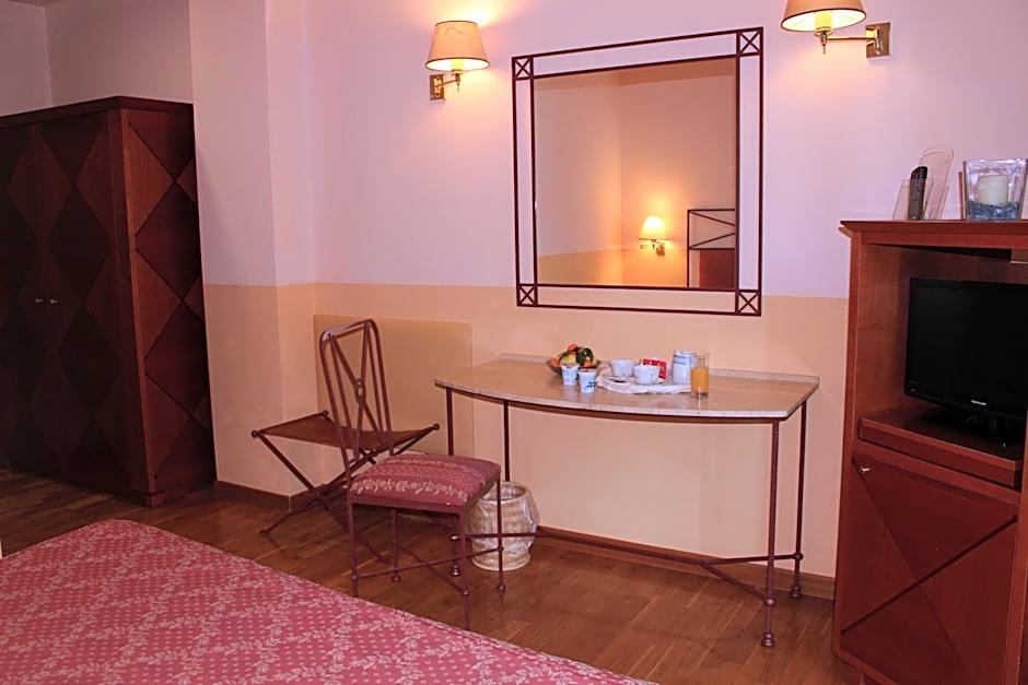Photo 1 of 20 of Double Room