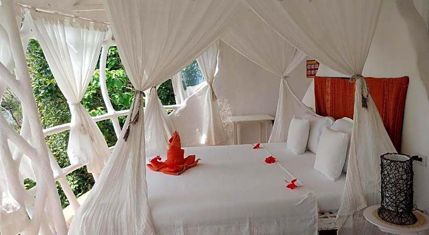 Al Faro Cosmio Hotel