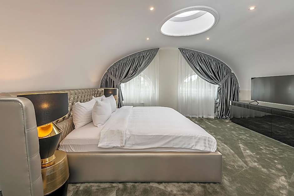St Palace hotel