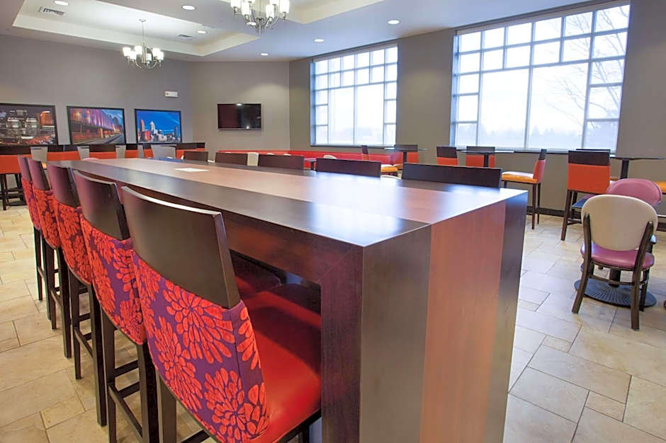 Drury Inn & Suites Cincinnati North