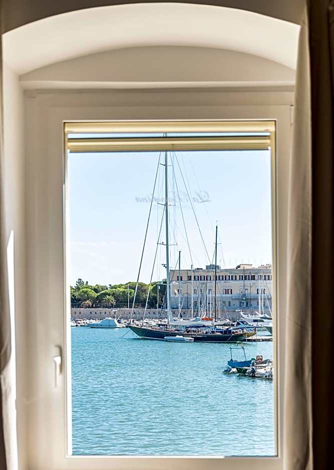 LA BANCHINA LUXURY SUITES