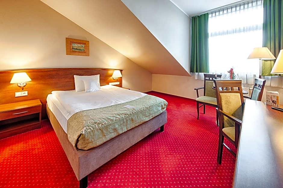 Grand Royal Hotel