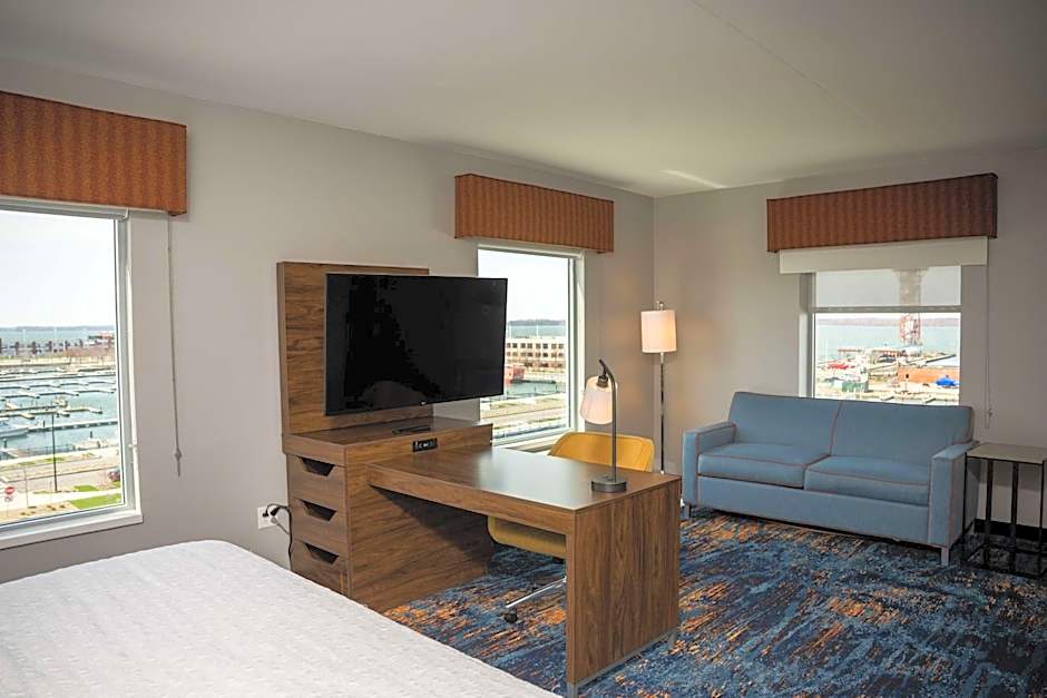 Hampton Inn By Hilton & Suites Erie/Bayfront, PA