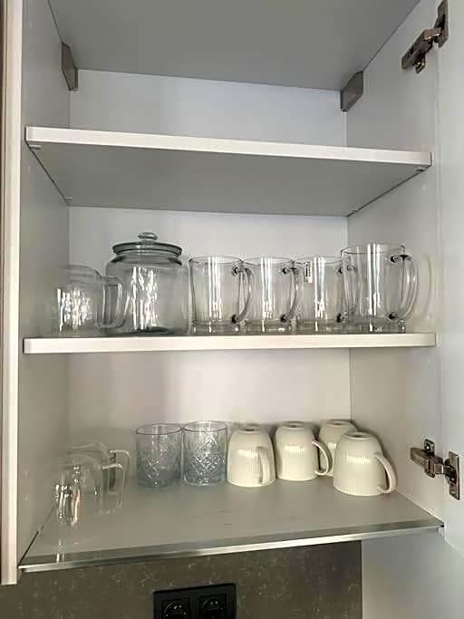 lavish apt with 180 ist view at 40F gym pool 89