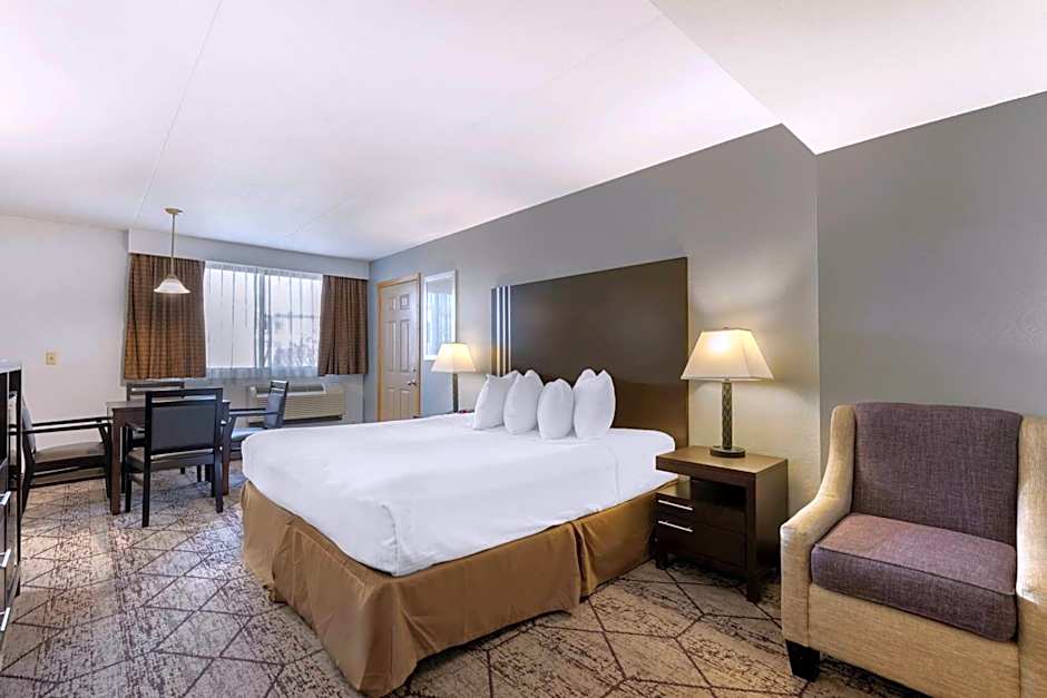 Best Western Plus Longbranch Hotel & Convention Center