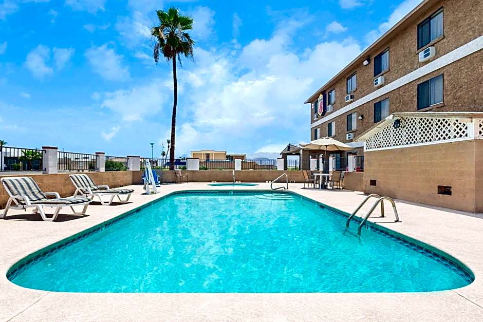 Super 8 by Wyndham Lake Havasu City